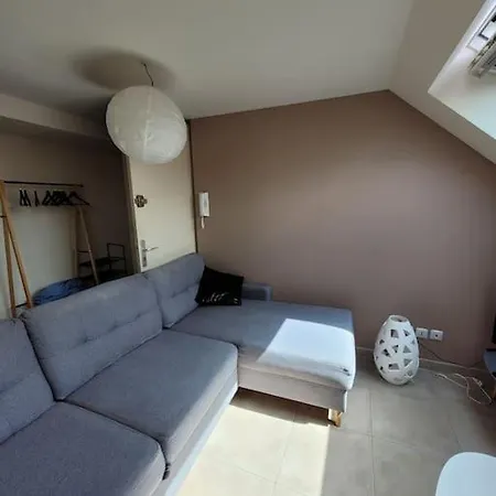 Avec Mezzanine