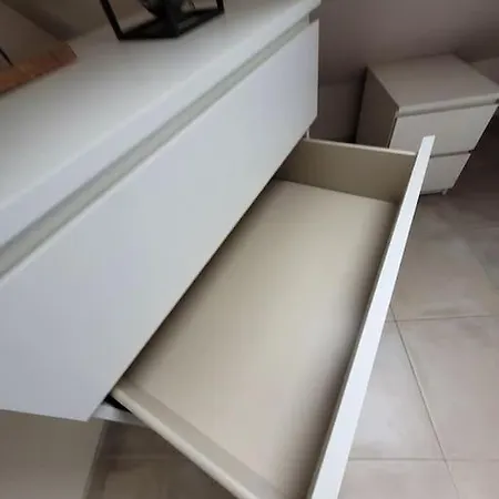 Avec Mezzanine